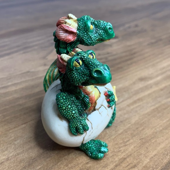 1997 WU Twin Dragon Figurine Hatching From Egg & 1998 WUI Dragon on Rock Resin - Picture 4 of 16